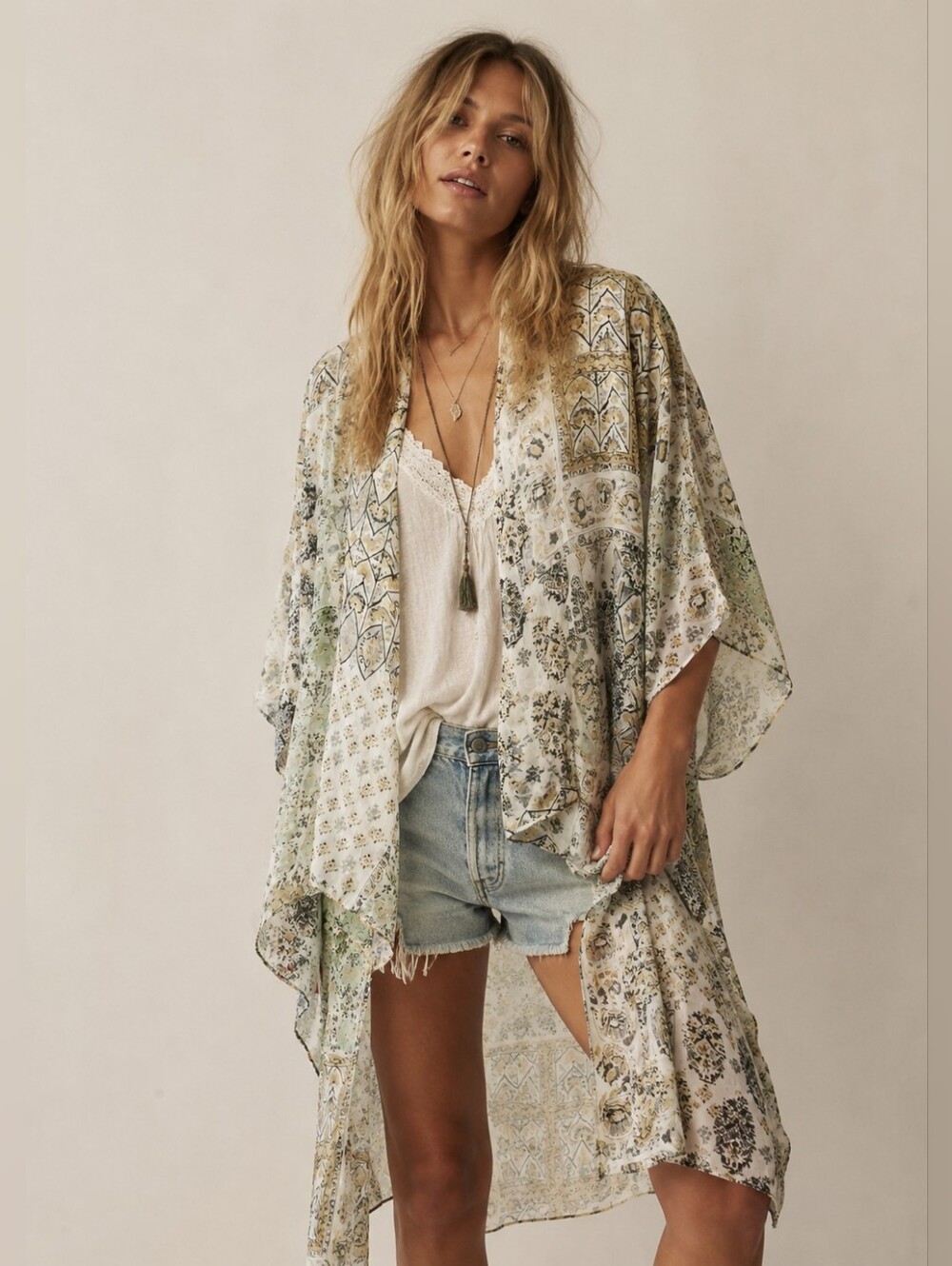 BCBGeneration Floral Kimono O/S Sheer Lightweight Boho Layering EUC